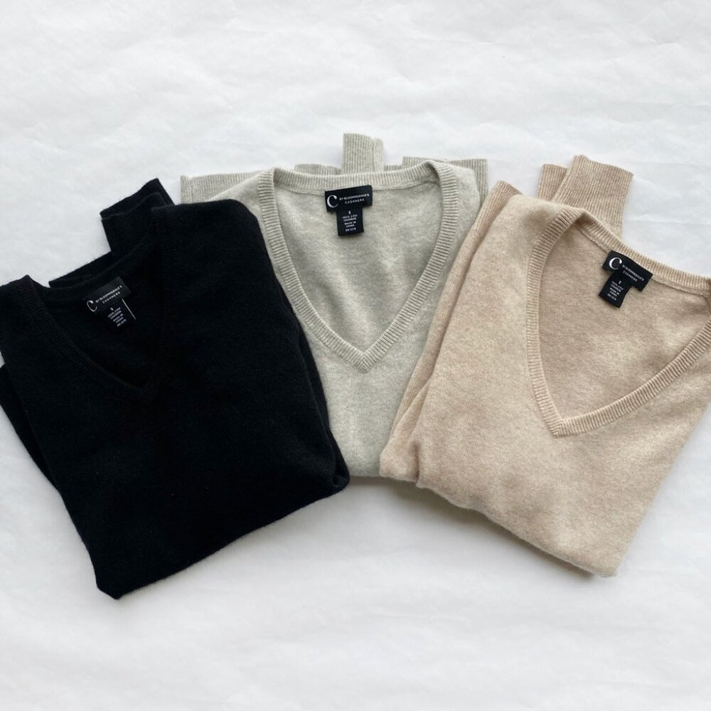 SET OF 3 - Bloomingdale's Cashmere V-Neck Cashmere Sweater (Small)